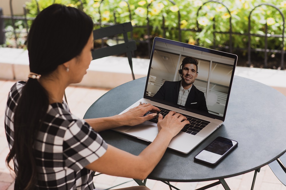 il sistema di videoconferenza di infonet è semplice, veloce e la puoi attivare ovunque ti trovi