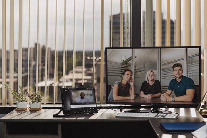 con infonet torino puoi organizzare comodamente una videoconferenza in modo semplice e veloce